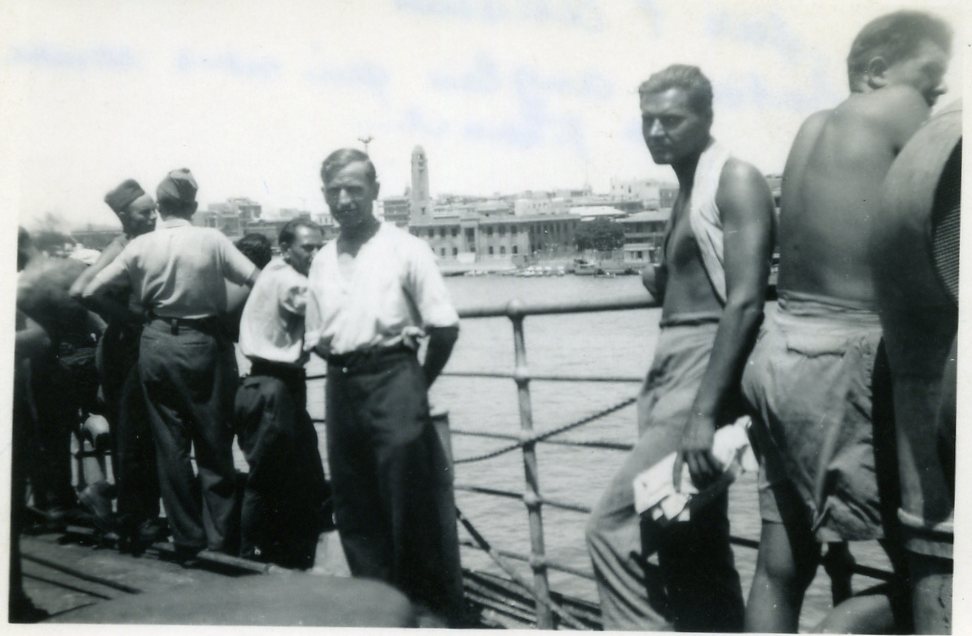 'Ascanius, bateau anglais qui nous ramene.jpg