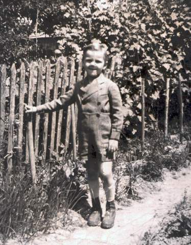 4 - Le témoin en galoches 1944.jpg
