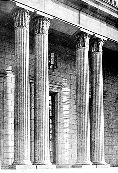 colonnes sur jardin.jpg