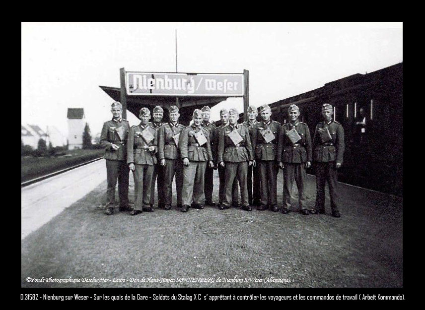 Soldaten aus dem Stalag X C auf dem Bahnhof Nienburg 1940-1945 ©Titrée BE.jpg