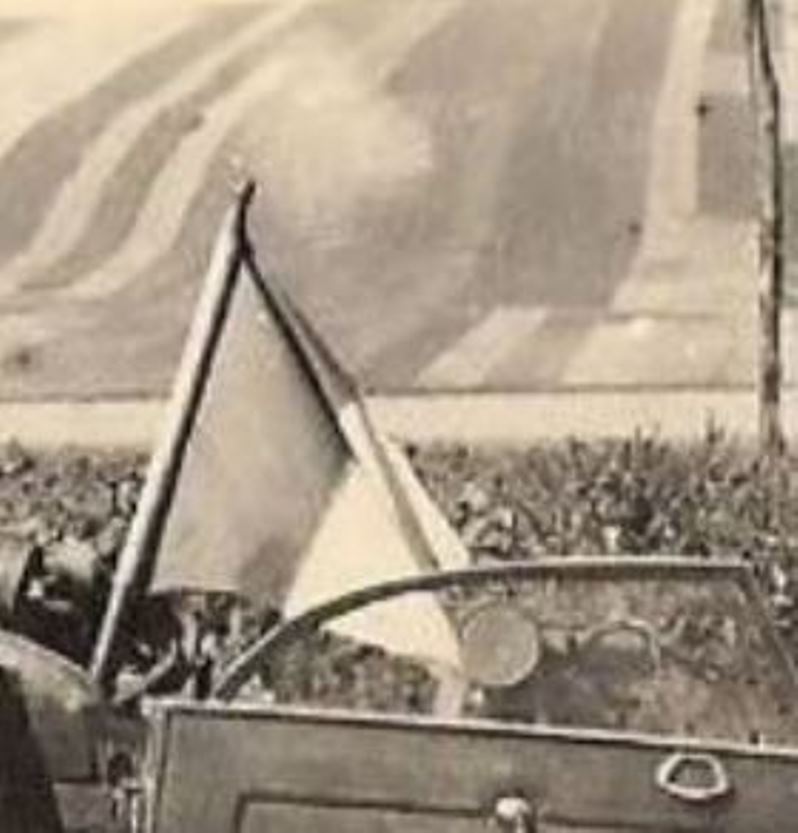 Quizz militaire Quel drapeau  2 ou 3 couleurs quid  cerf et WH sur Opel.JPG