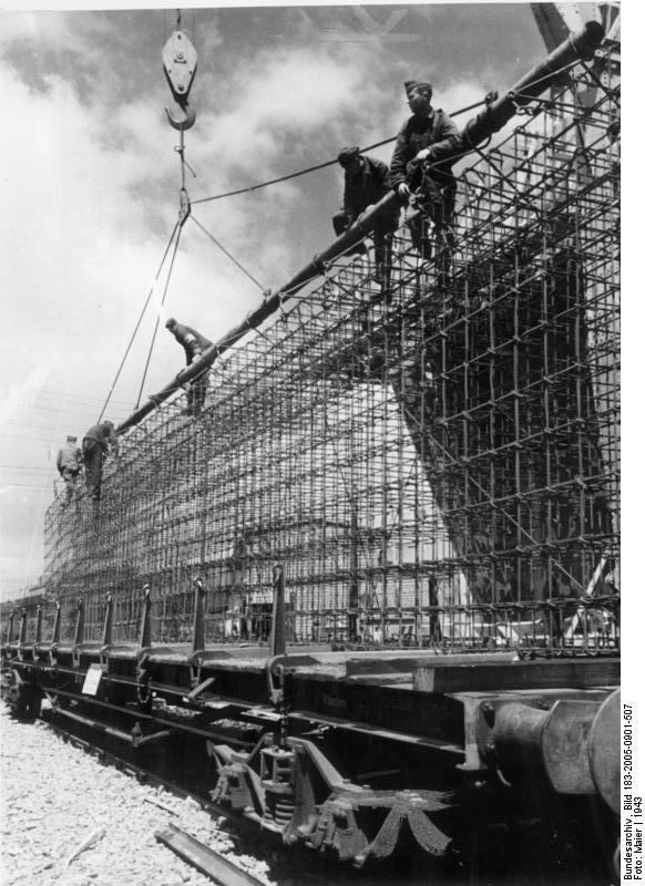 Bundesarchiv_Bild_183-2005-0901-507,_Atlantikwall_im_Bau.jpg