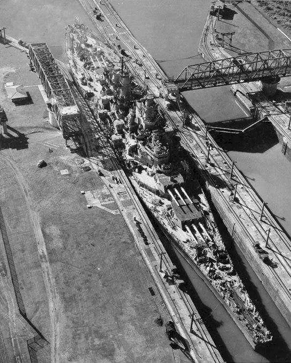 SS Missouri passing through the Panama_Canal, 1945 _pinterest.com_.jpg