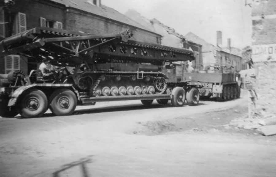 Brückenleger IV on Sd.Ah.116 trailer towed by an SdKfz 9_flickr.com_1.jpg