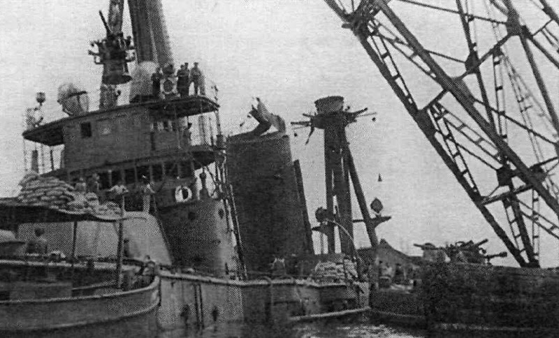 JAIME I 1937 6 17 apres explosion.JPG