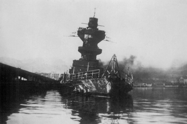 ALGERIE 1942 11 27 5 sabordé à toulon.jpg