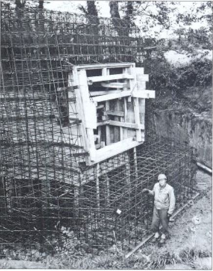 Ferraillage d'une embrassure de casemate H669, Ozouville, Cherbourg are, June 1944.JPG