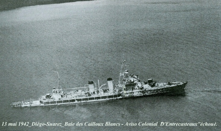Aviso colonial D'ENTRECASTEAUX 1942 5 13 échoué.jpg