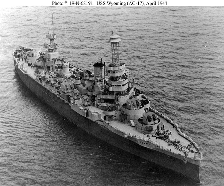 BB32 WYOMING 1944 4 devenu AG17.jpg