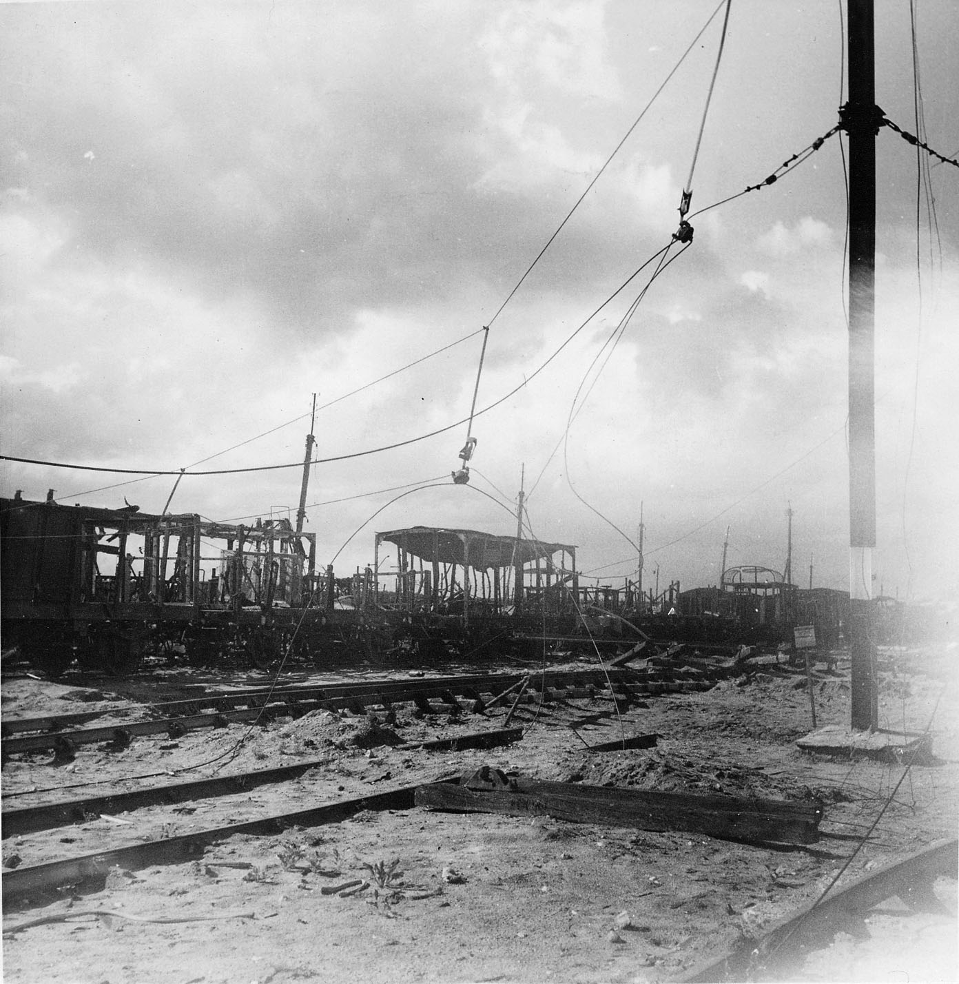 1939-45 train déraillé.JPG