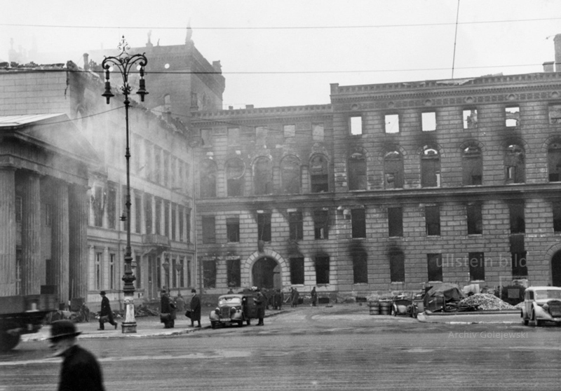 ullstein_Französische Botschaft im Palais Beauvryé am Pariser Platz 5.jpg