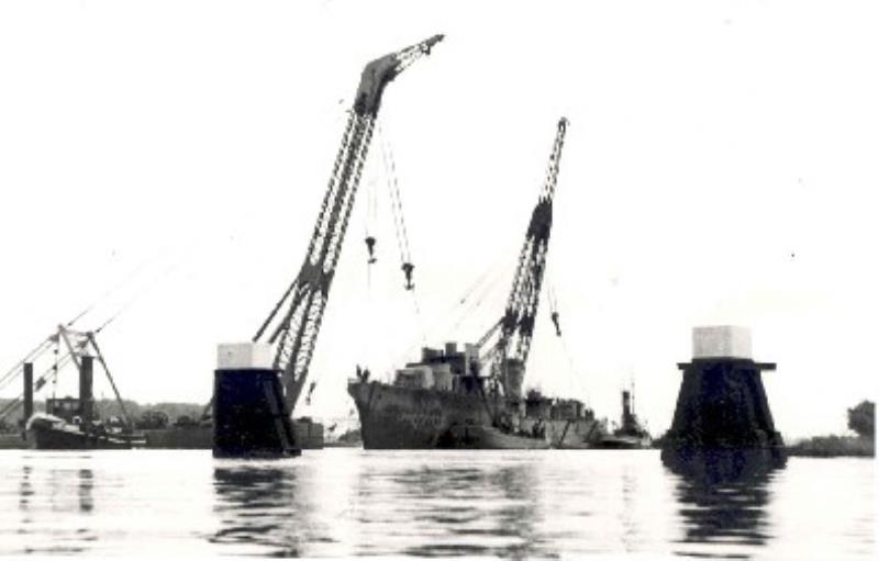 TJERK HIDDES 1942 6 12 renfloué allemands.jpg