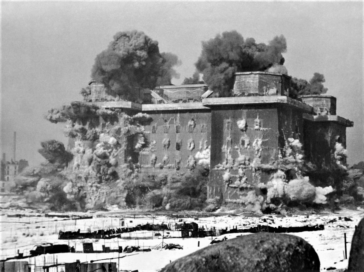 1_E5eVmdvHl5-zPYT_y-595w_February 28, 1948.jpeg