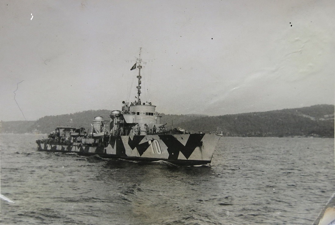 TA10 1943 ex POMONE (2).jpg