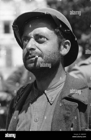 events-second-world-war-wwii-france-captured-french-soldier-may-1940-B4AA99.jpg