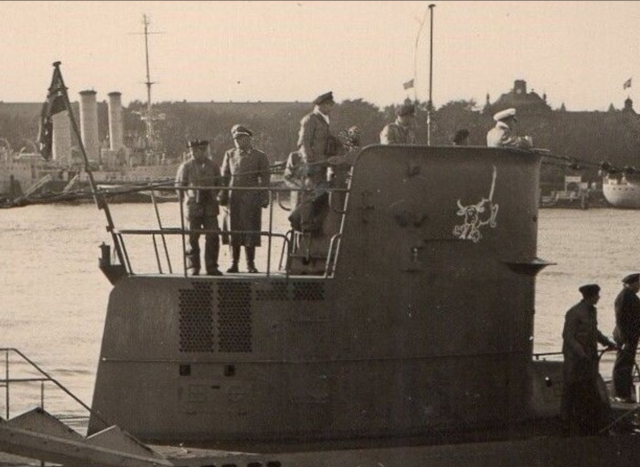 U47 le 17 octobre 1939 retour trimphal à Wilhelshaven  2023-11-04 171234.png