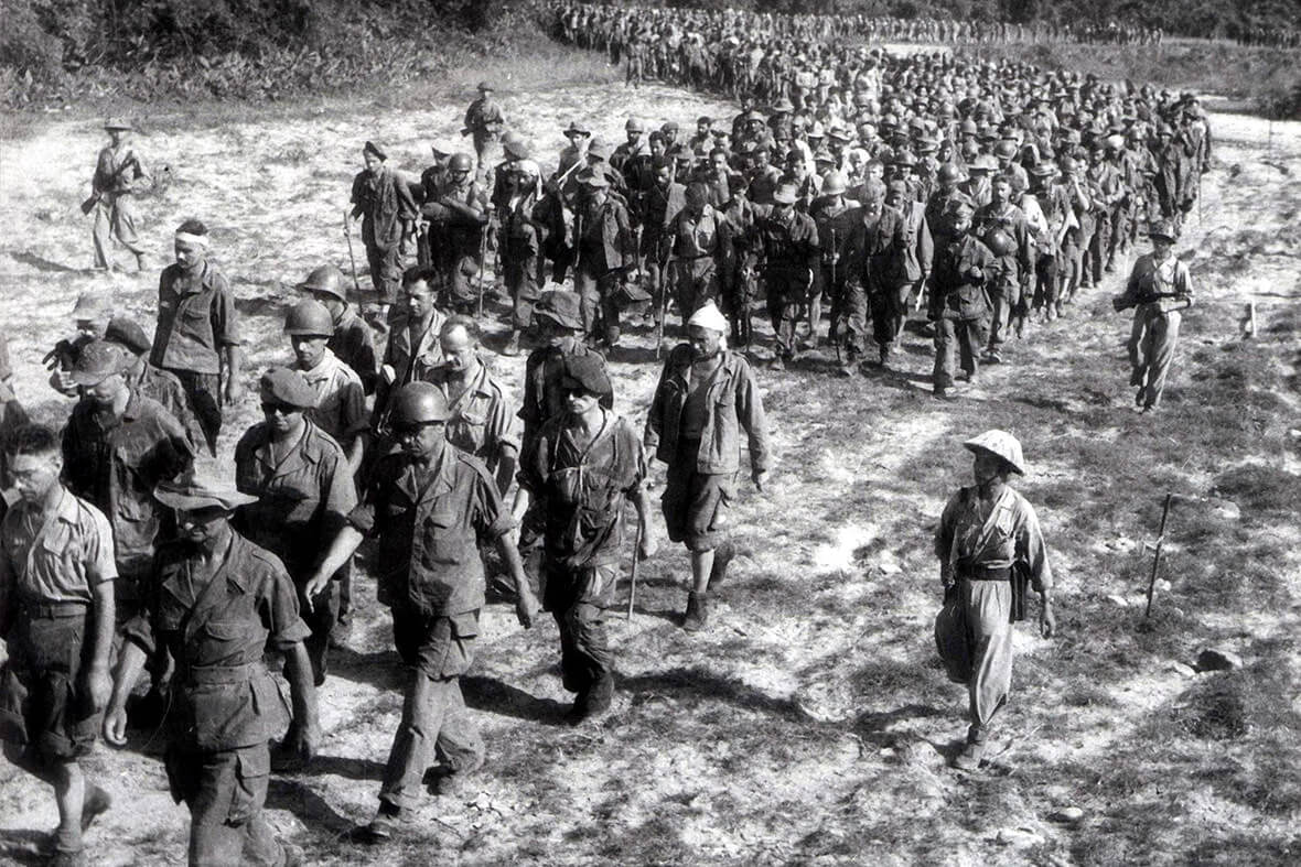 Dien_Bien_Phu_1954_French_prisoners.jpg