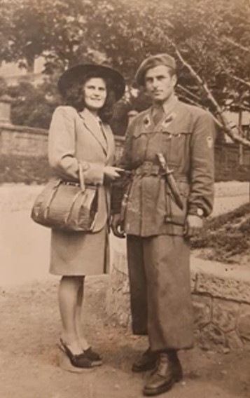 galand para.jpg