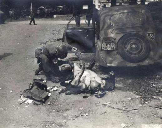 9344_194408 Chartres (S) - US Medic [NARA].jpg