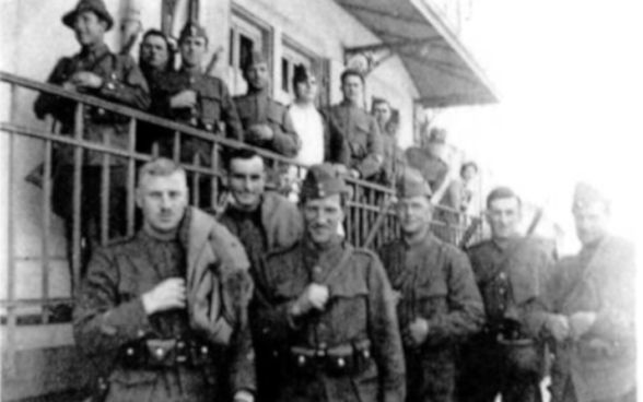 Bild 1 Fahy 1944. Abmarsch Patrouille GWK-web.jpg