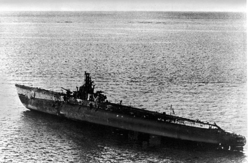 SS227 DARTER 1944 10 24 échoué.jpg