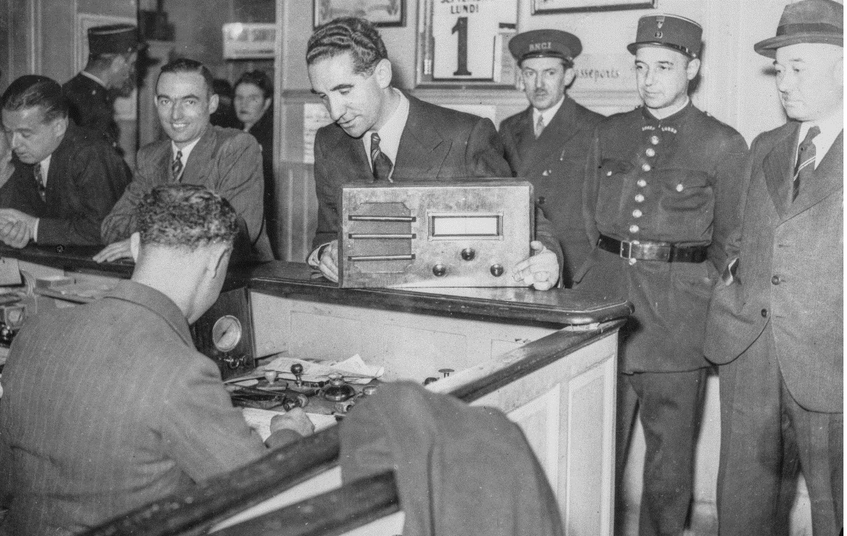 radio confiscation.gif