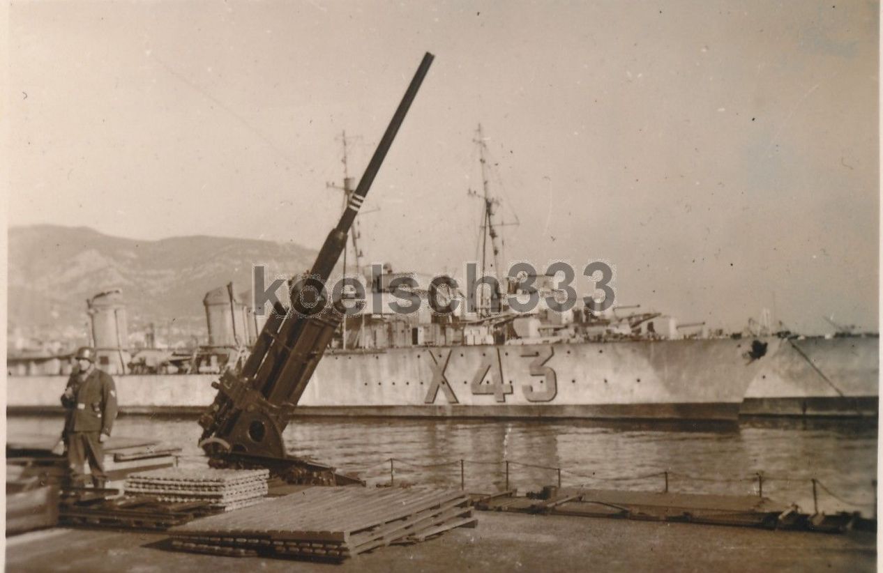 1942 12 PANTHERE ,TIGRE à toulon.jpg