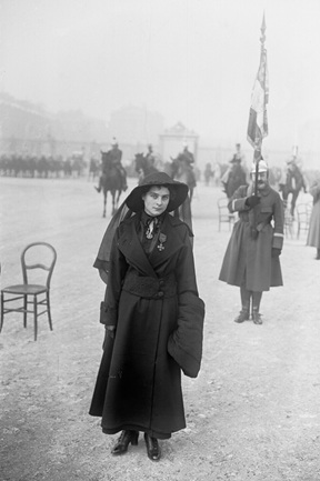 Émilienne_Moreau_1915 v2.jpg